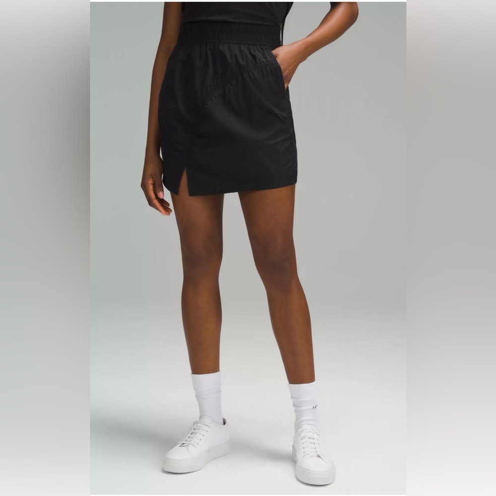Lululemon High-Rise Ruched Mini Skirt XXS Black